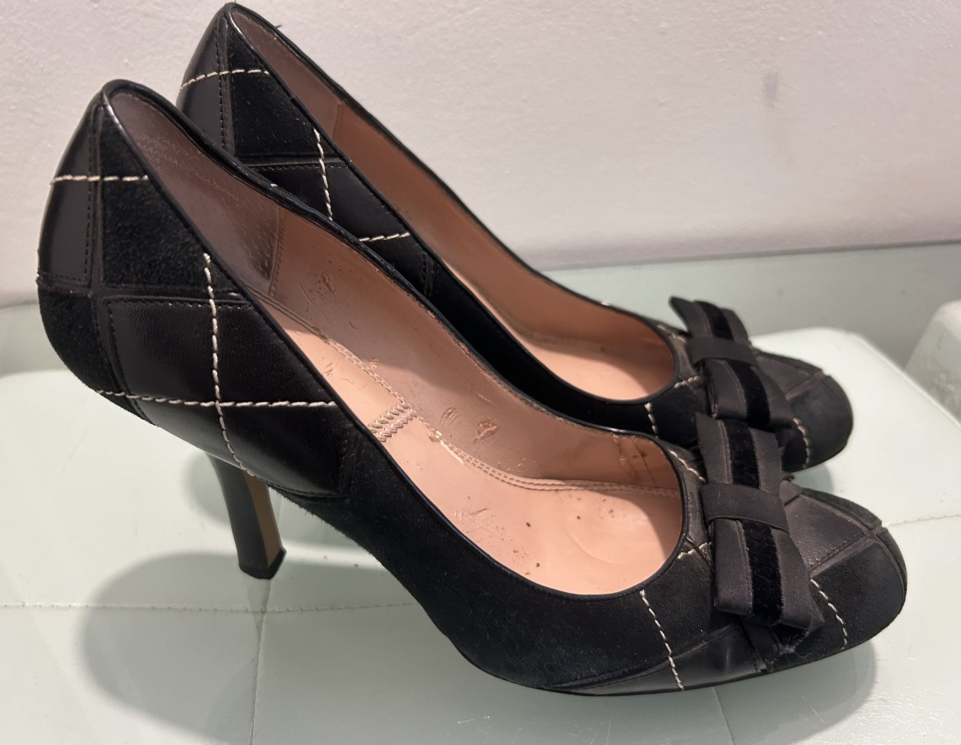 Tahari Black Heels Size 8