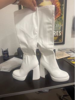Modatope  knee high goo goo boots New 6.5 cost 65$ new steal for 35$