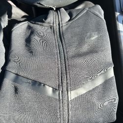 Nike Tech M & L full set