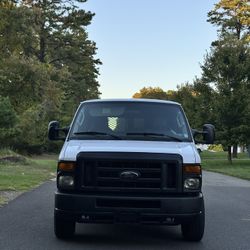 2009 FORD E-250 CARGO VAN !!!