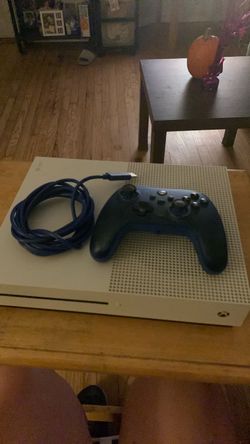 1S console Xbox