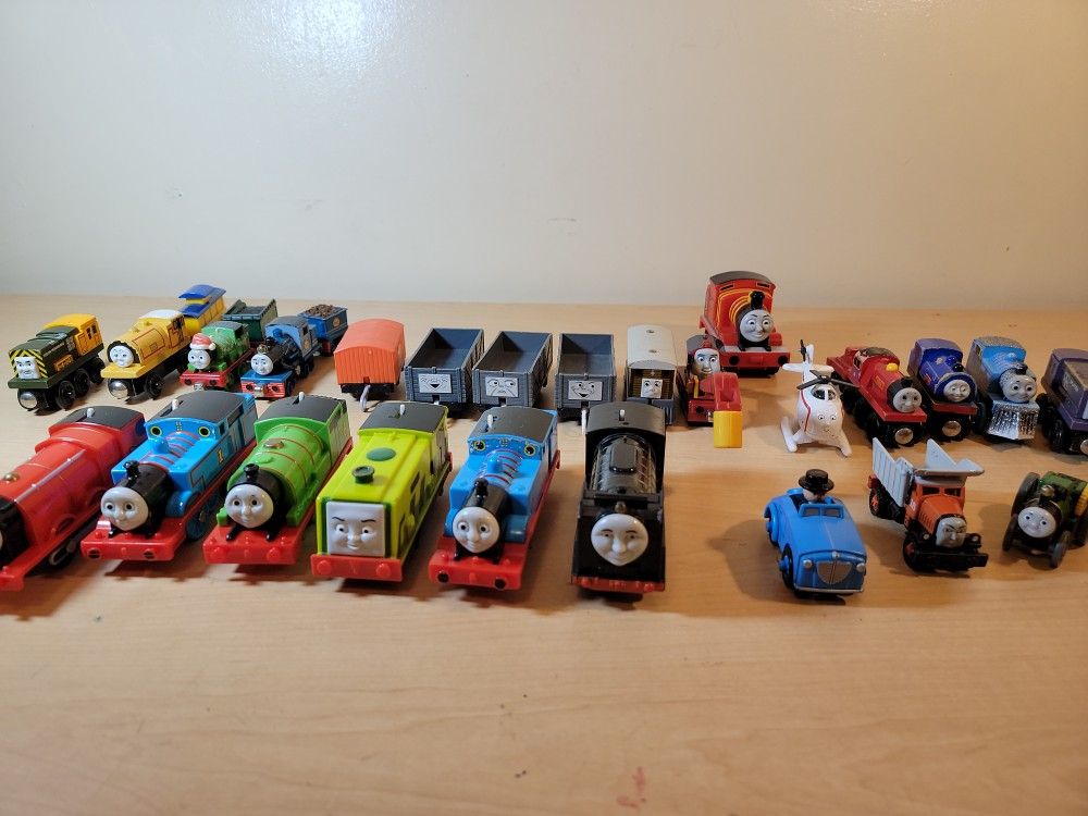 THOMAS THE TRAIN 🚆 AND FRIENDS LOT 