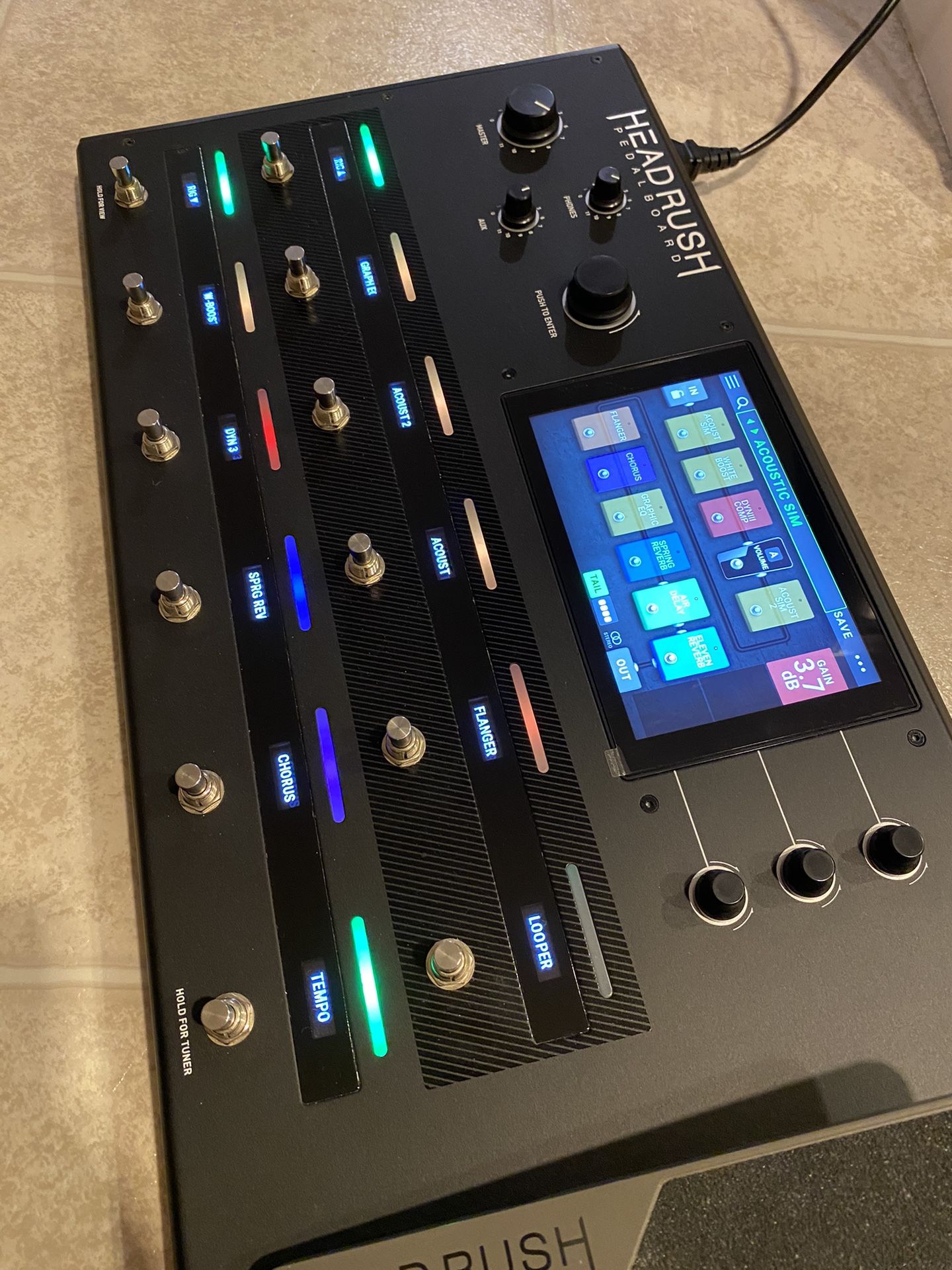 Head Rush Eleven HD Expanded Pedal Board Slightly used in Excellent Clean Condition almost looks new, LCD screen still have the factory plastic prot