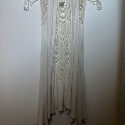 Brand New Women’s Sleeveless Cardigan 