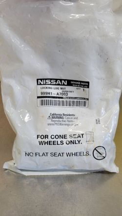 Nissan Wheel Lock Set