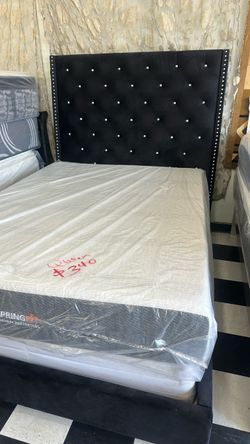 Queen size bed with MATTRESS