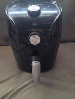 Aiwa 1200W 2.6 Quart Compact Air Fryer with 360 degree Convection Heating & 60 minute timer, Black