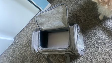 pet carrier