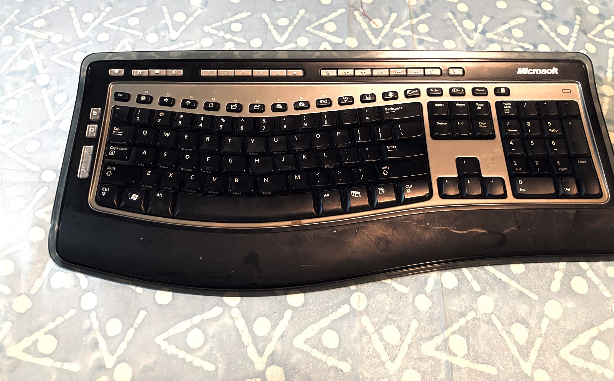 HP Ergonomic Wireless Keyboard