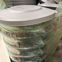 32 Gallon Husky Trash Cans