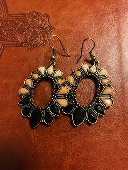 Multicolor Oval Dangle Earrings 