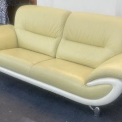 Beautiful Sofa-Excellent Condition 