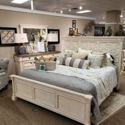 SPECIAL] Bolanburg Antique White Panel Bedroom Set

