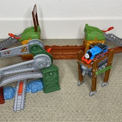 Thomas & Friends Train Motorized Walking Bridge Set