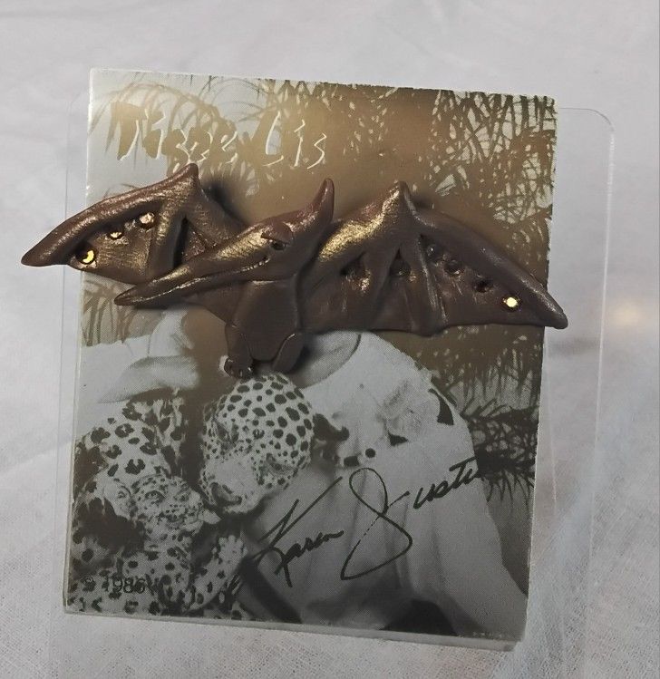 Dinosaur Pin Jurassic Pterdactyl Vintage 1990's Tigre Lis