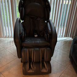 Black Leather Massage Chair Osaki