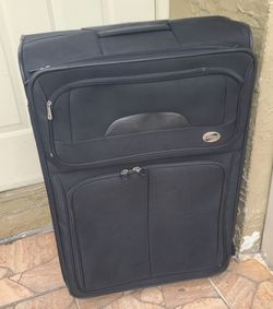 Large check in luggage, 4 wheels,  expandable
