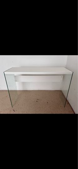 White Small Decorative Table