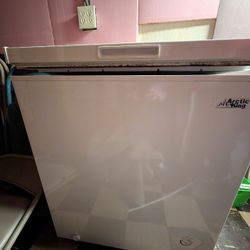 Artic King Chest Freezer