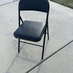 5 Black Folding Chairs With Padding