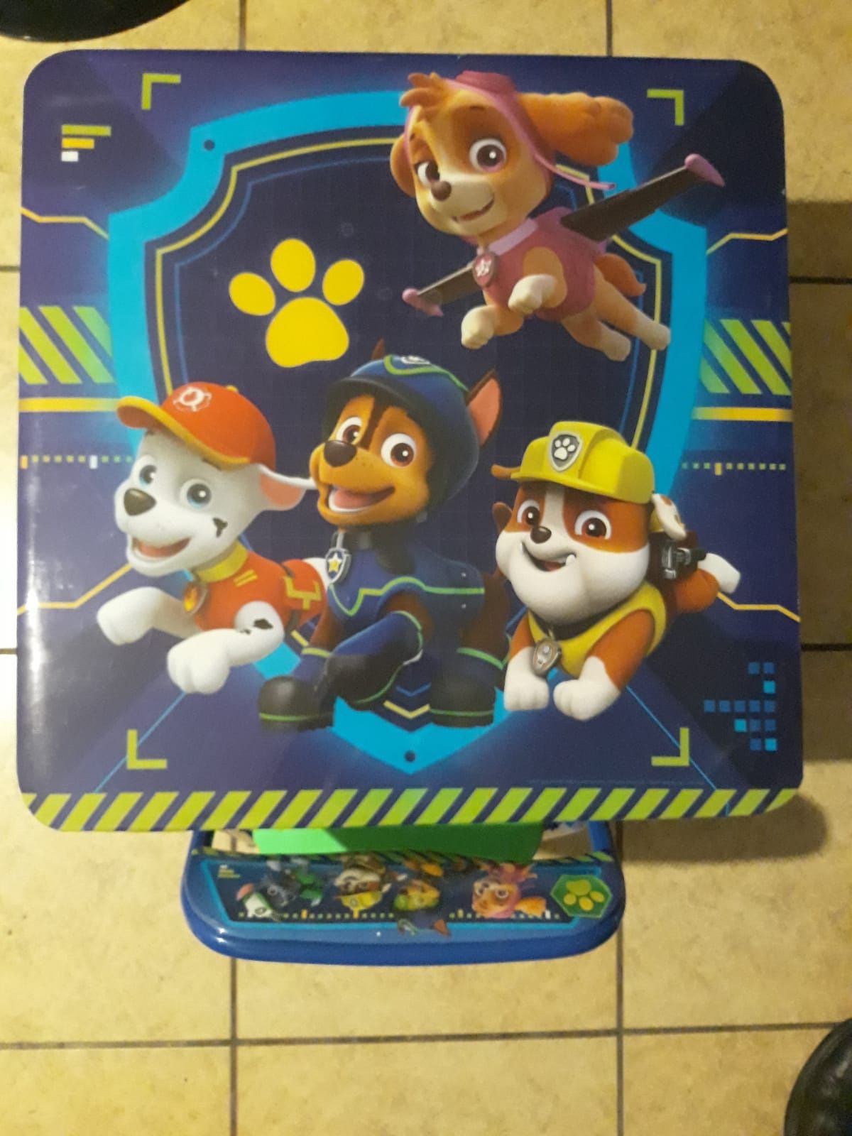 Paw patrol kids table and (1) chair