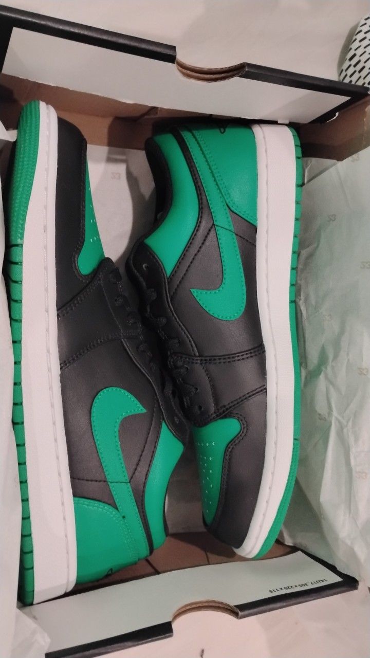Jordan 1 Low Lucky Green 9.5
