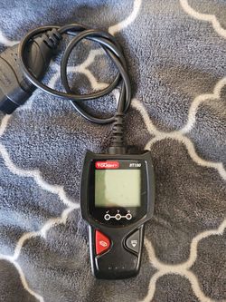 Hyper Tough HT100 OBD2 Code Reader
