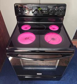 🔥🔆♨️☆Frigidaire☆♨️🔆🔥 Black Glass Top Stove