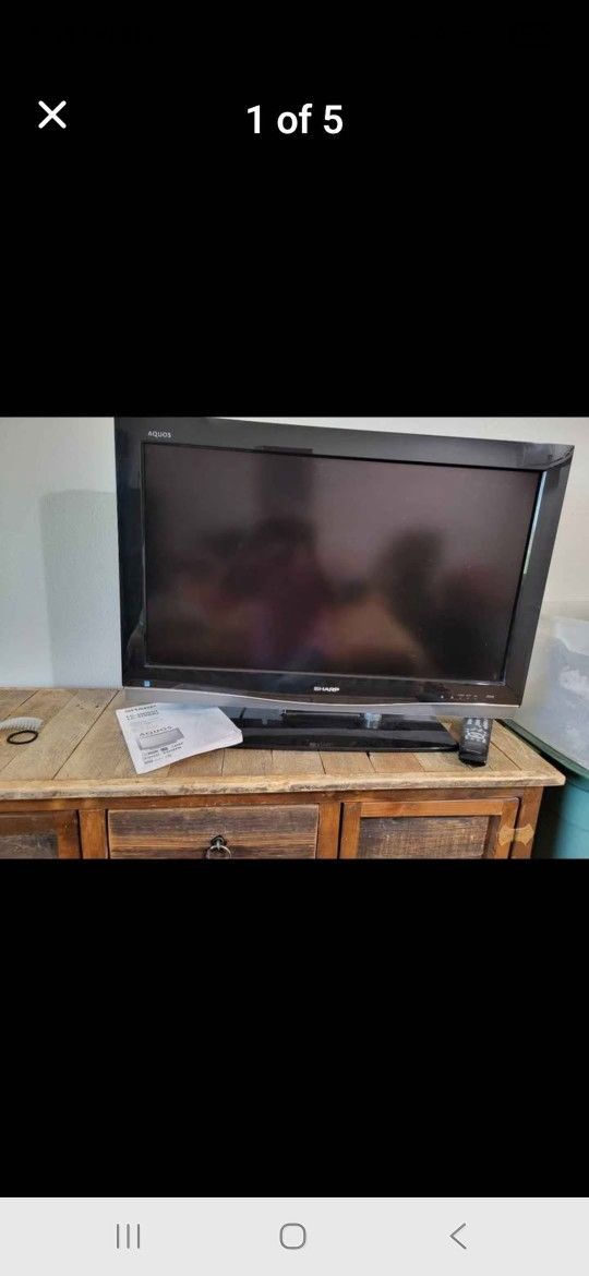 32 Inch SHARP TV WITH BOOKLET
