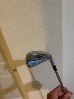 Titleist T200 4 iron golf club
