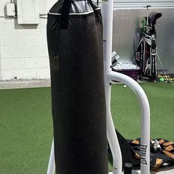 Everlast Heavy Bag W Stand And Extra Gear