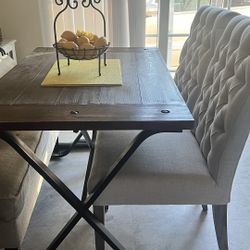 Table + 4 Stools