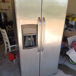 Frigidaire Refrigerator / Freezer Will Deliver And Intsall For A Fee Depending On Ditctance 