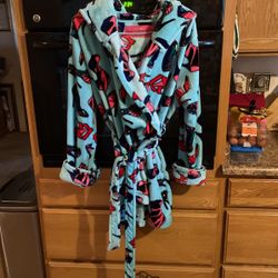 Ladies Plush Robe w/Shoe Design by Steve Madden. (M/L)