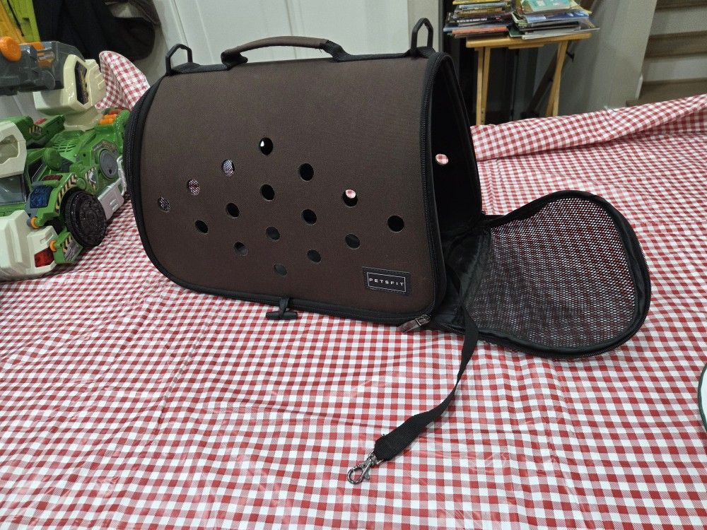 Pet Carrier: Very Small, Soft