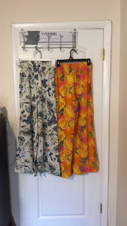 Wide leg pants size small