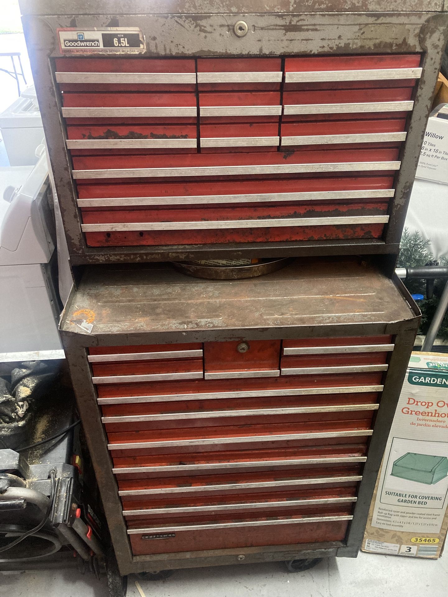 Craftsman Upper And Lower Tool Box (Roll Away) 