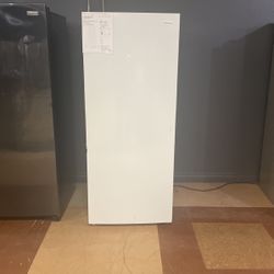 Frigidaire White Stnd Up Freezer‼️‼️