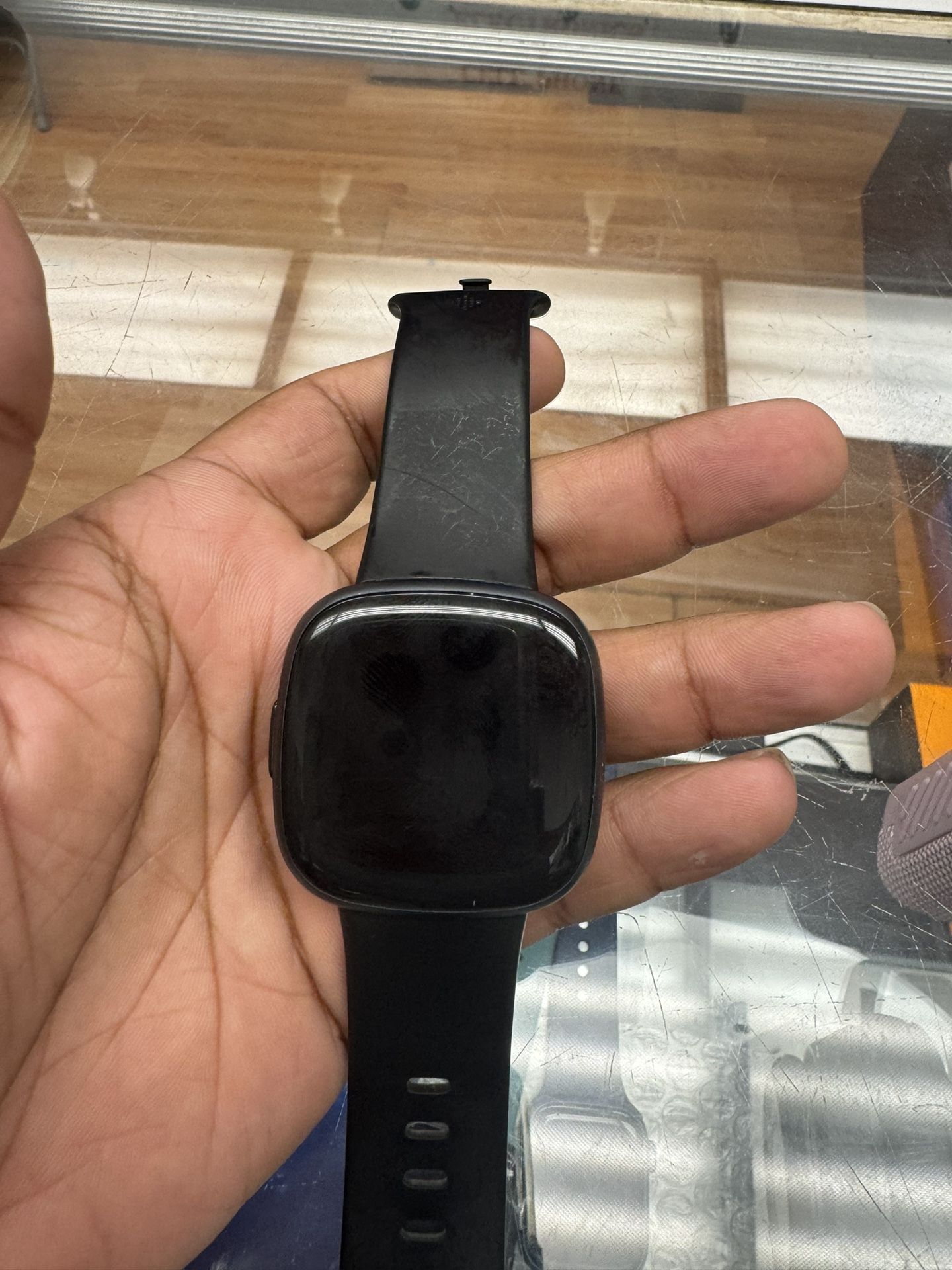 Fitbit Versa 4 Smart Watch With Charger