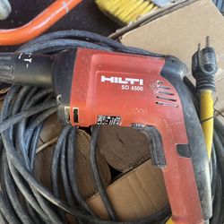 Drywall Gun Con Cable Trabajando Al 100