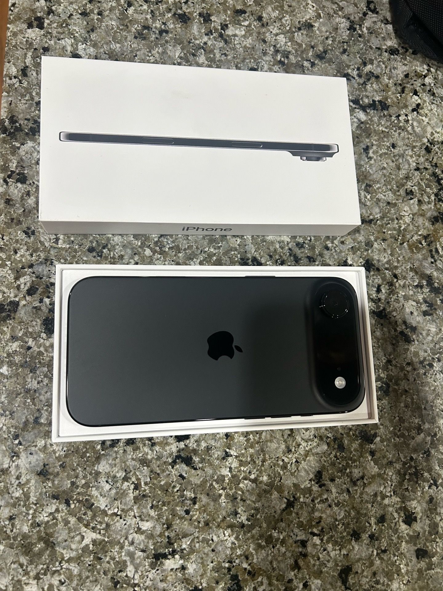iPhone 17 air one tb unlocked with box and charger