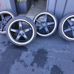 20" BLACK AND CHROME RIMS
