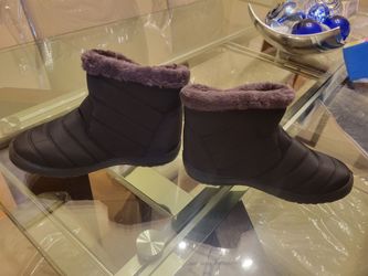 Women's snow boots