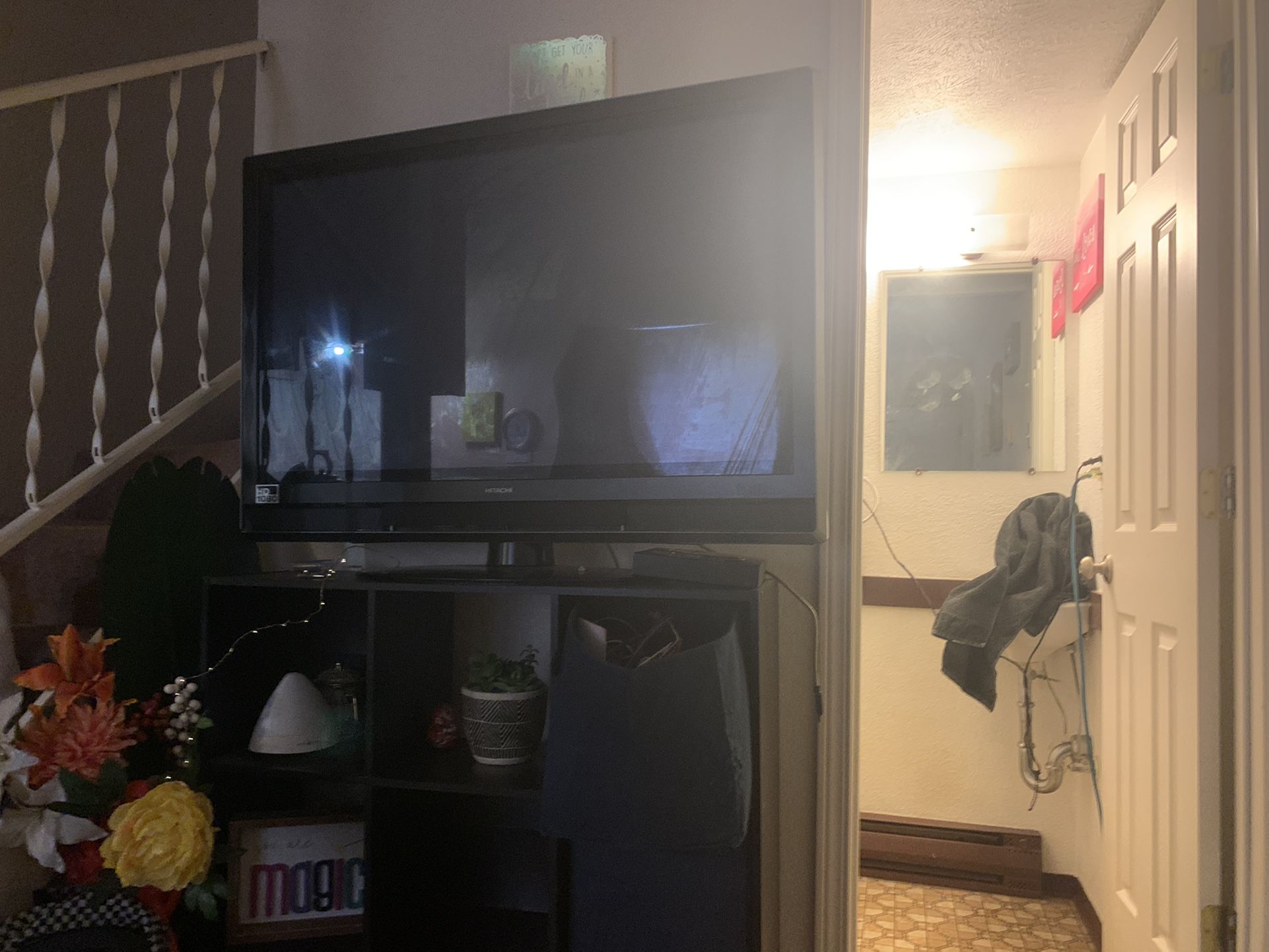 Hitachi 46” Flat Screen Tv