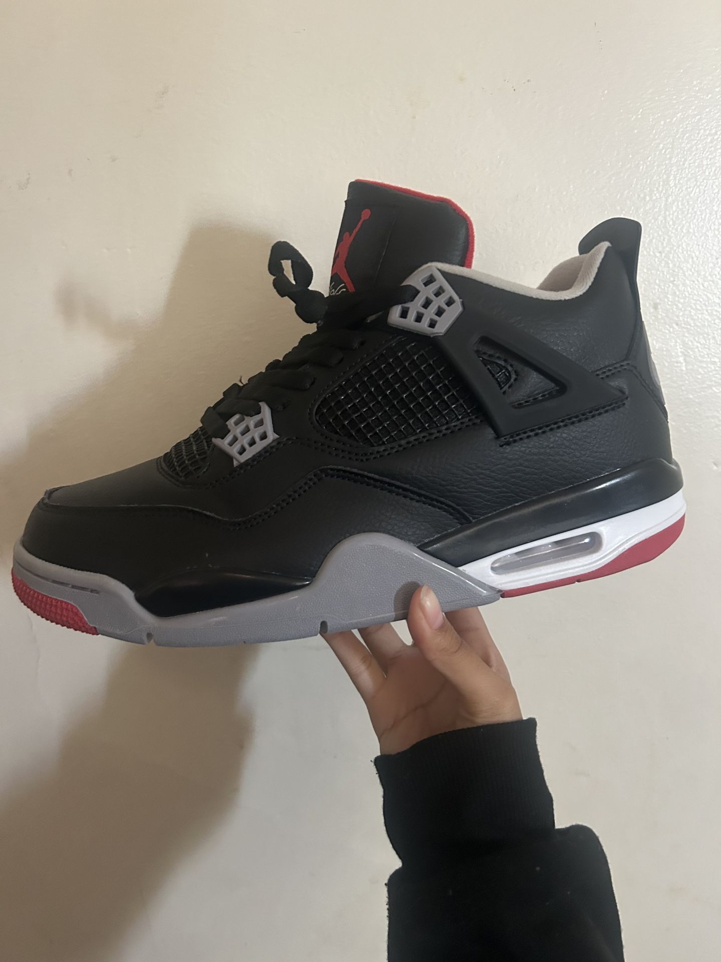 Jordan 4 Breds Men’s 10.5 Never Worn