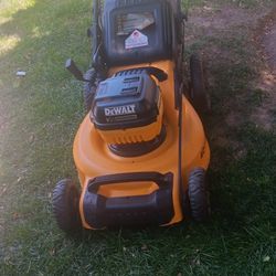 Dewalt 40 volt Lawn Mower With Battery And Chaeger
