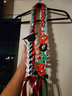 Graduation Leis 2025