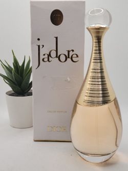 Dior
 
J'adore Eau de Parfum

3.4 fl ⭐️