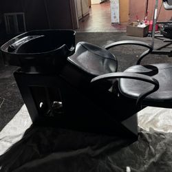 SALON SHAMPOO CHAIR!!