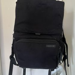 Brevite Runner - fits 16” laptop